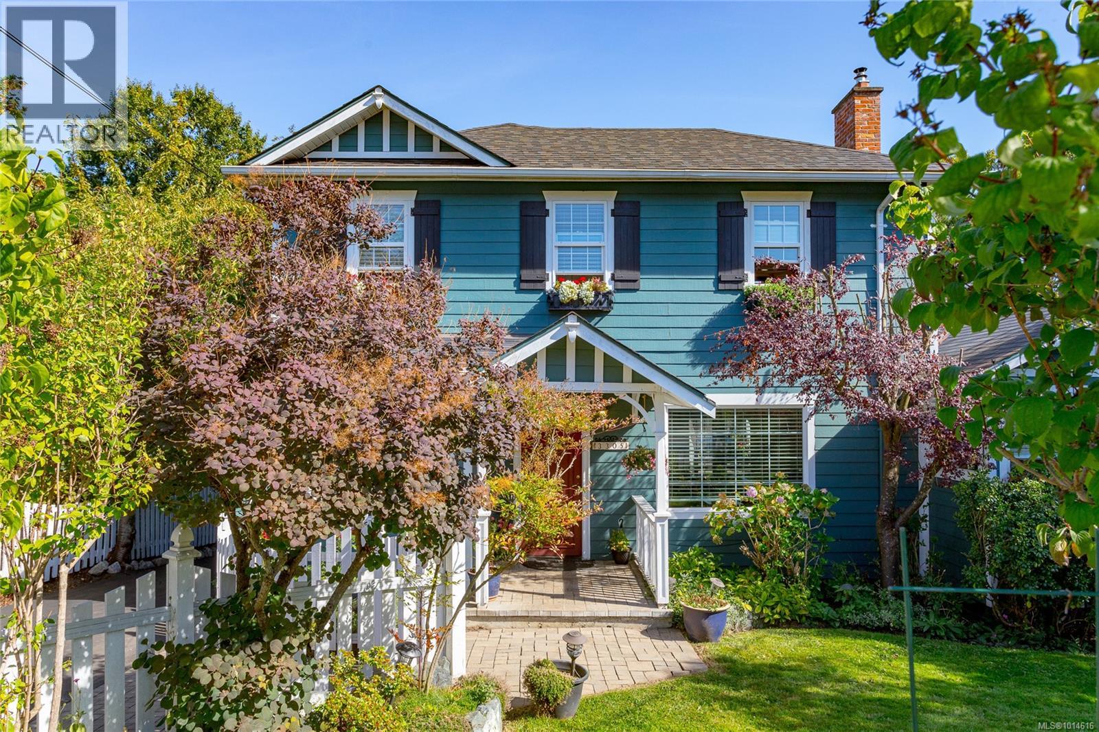  3305 Wordsworth Street, Saanich