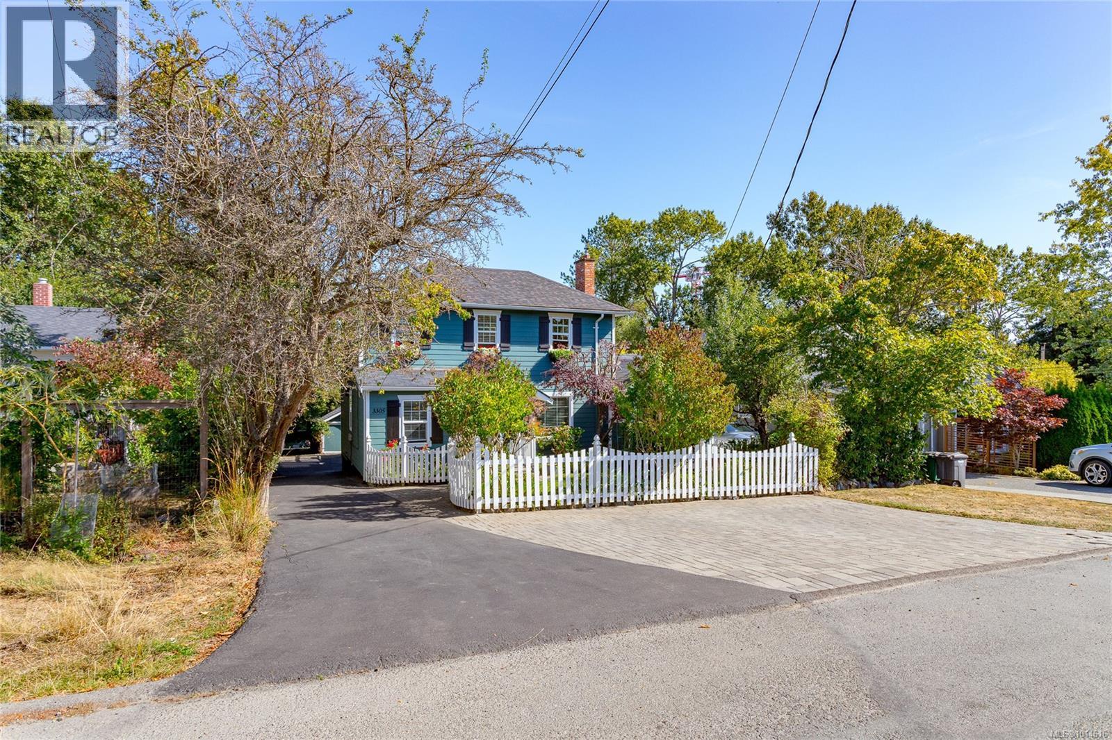  3305 Wordsworth Street, Saanich