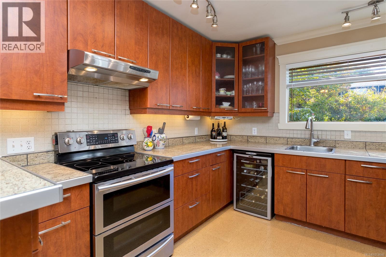  3305 Wordsworth Street, Saanich