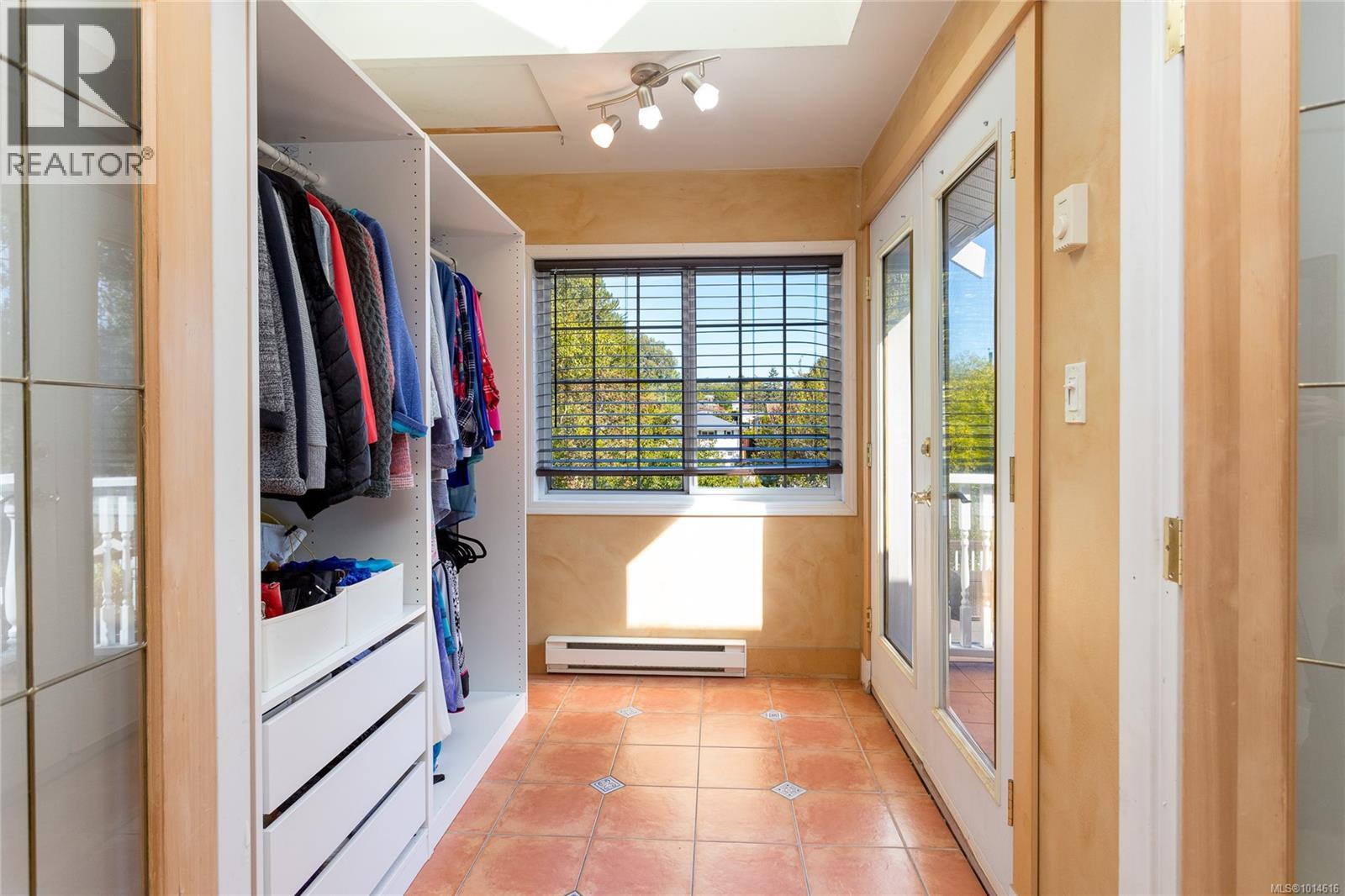  3305 Wordsworth Street, Saanich