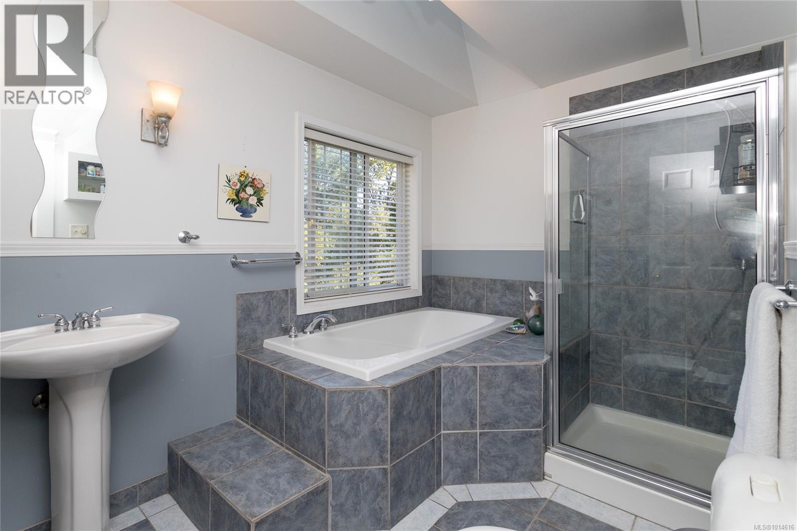  3305 Wordsworth Street, Saanich