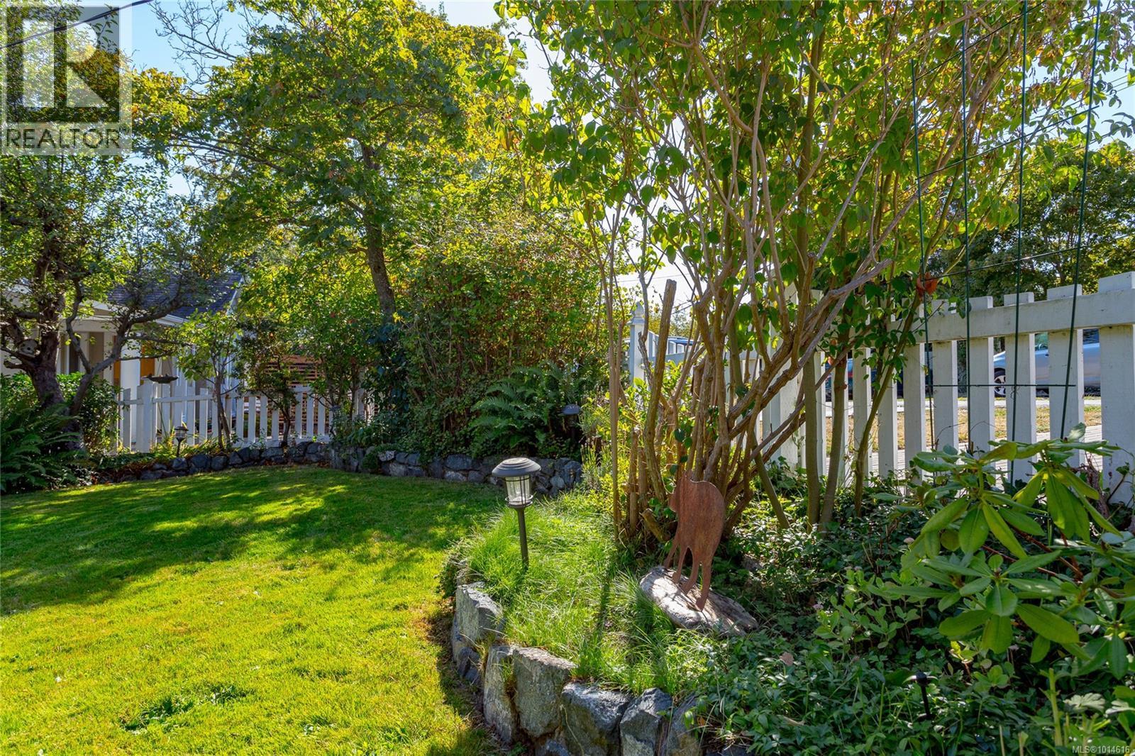  3305 Wordsworth Street, Saanich