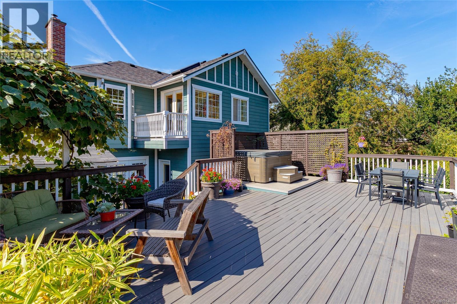  3305 Wordsworth Street, Saanich