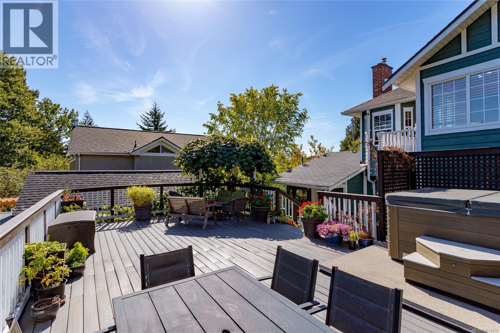  3305 Wordsworth Street, Saanich