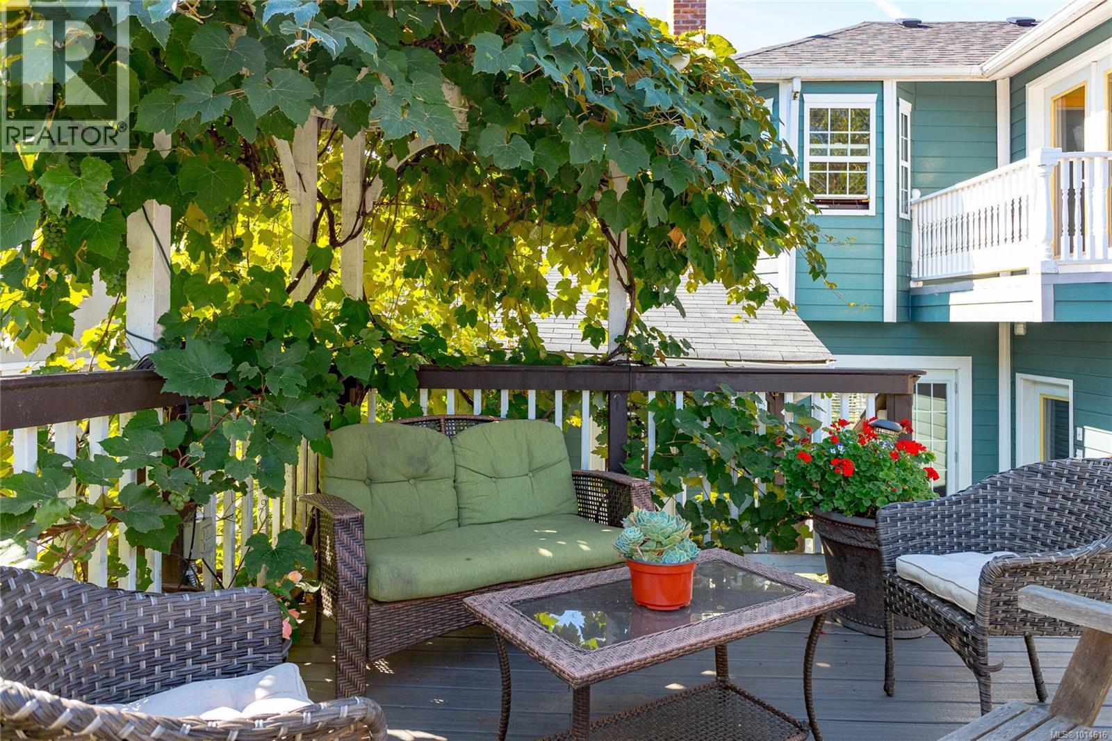  3305 Wordsworth Street, Saanich