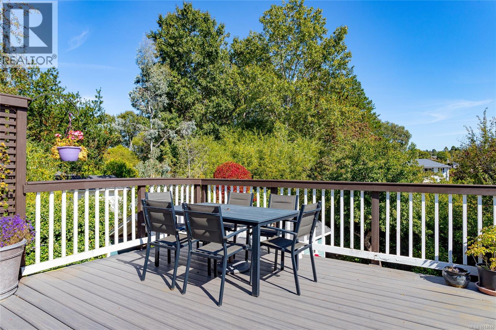  3305 Wordsworth Street, Saanich