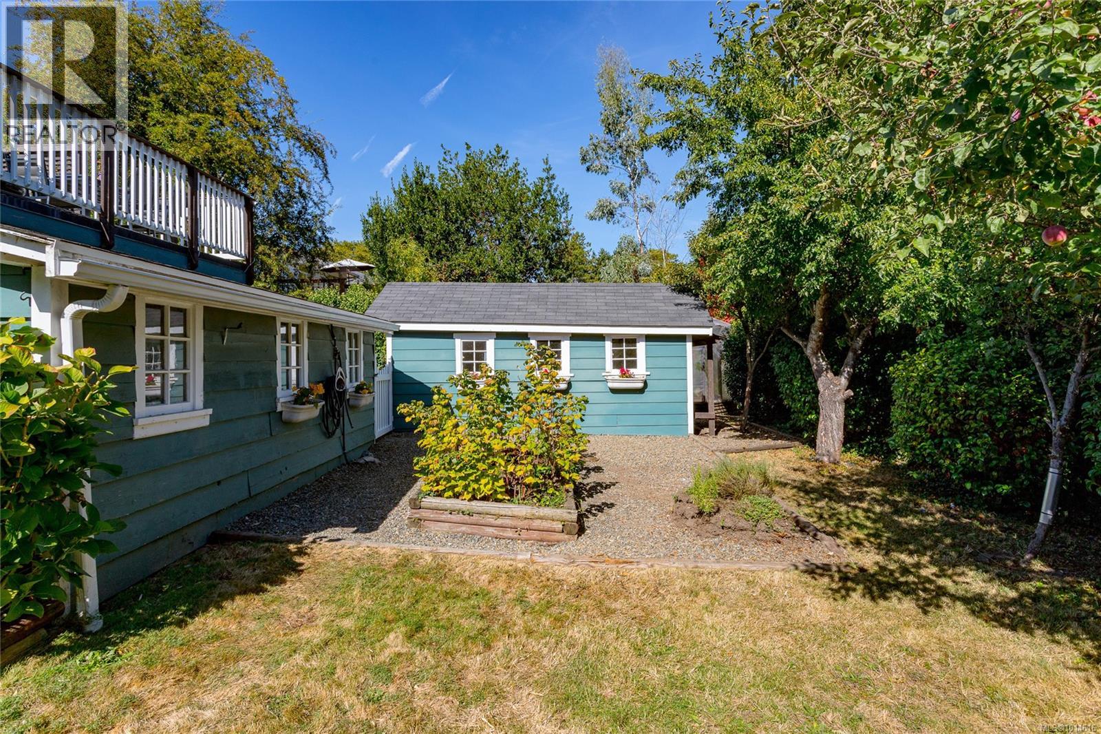  3305 Wordsworth Street, Saanich