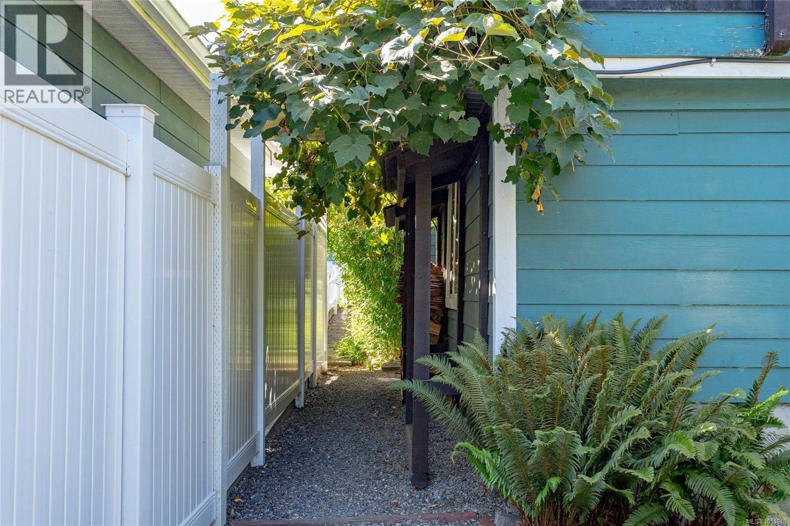  3305 Wordsworth Street, Saanich