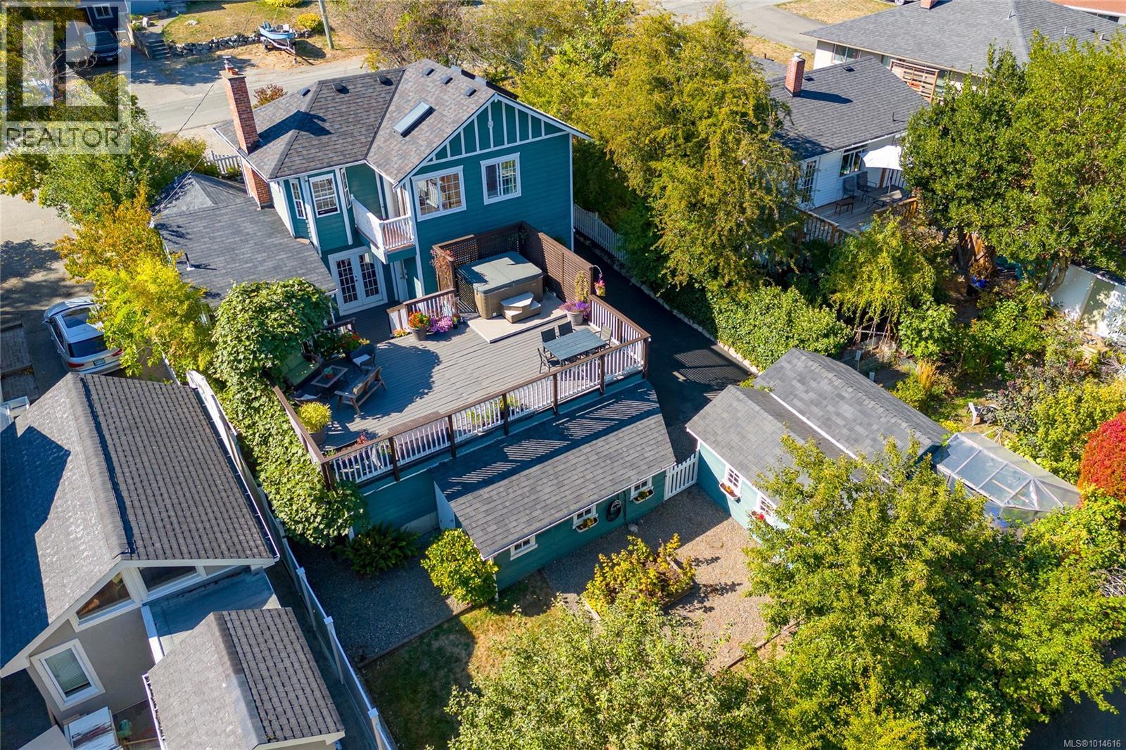  3305 Wordsworth Street, Saanich