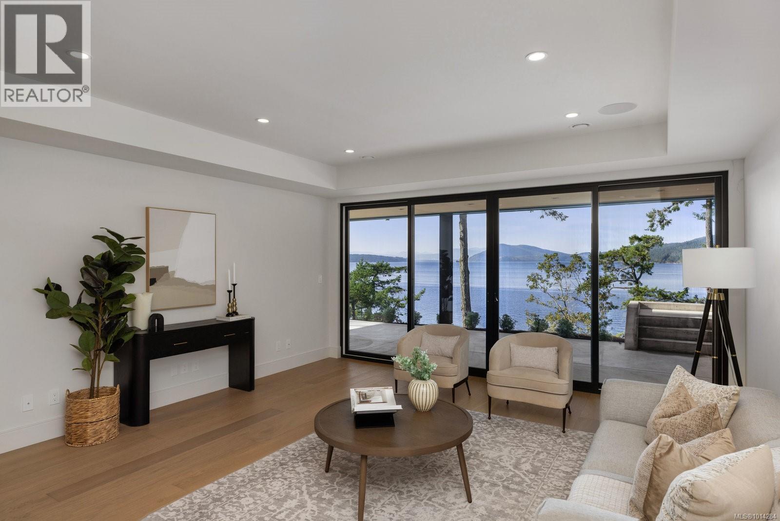  418 Lands End Road, North Saanich