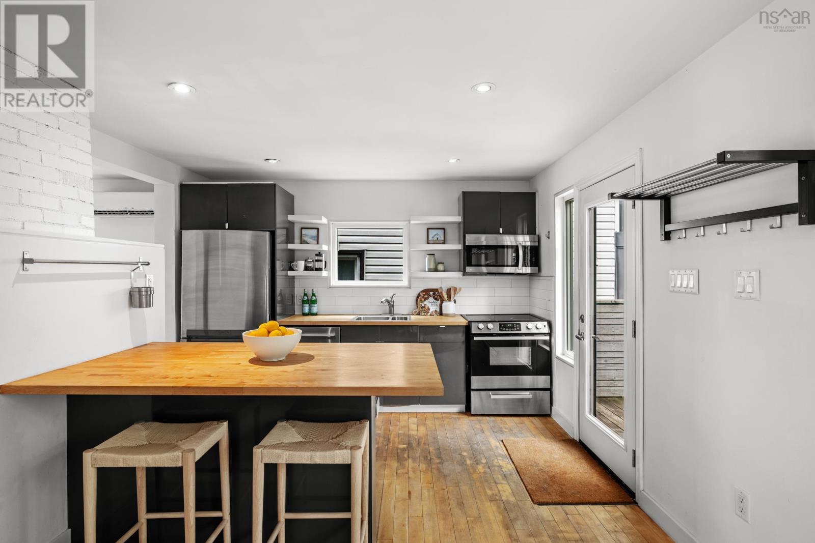 Property 19 of 44 of 6168 6170 North Street