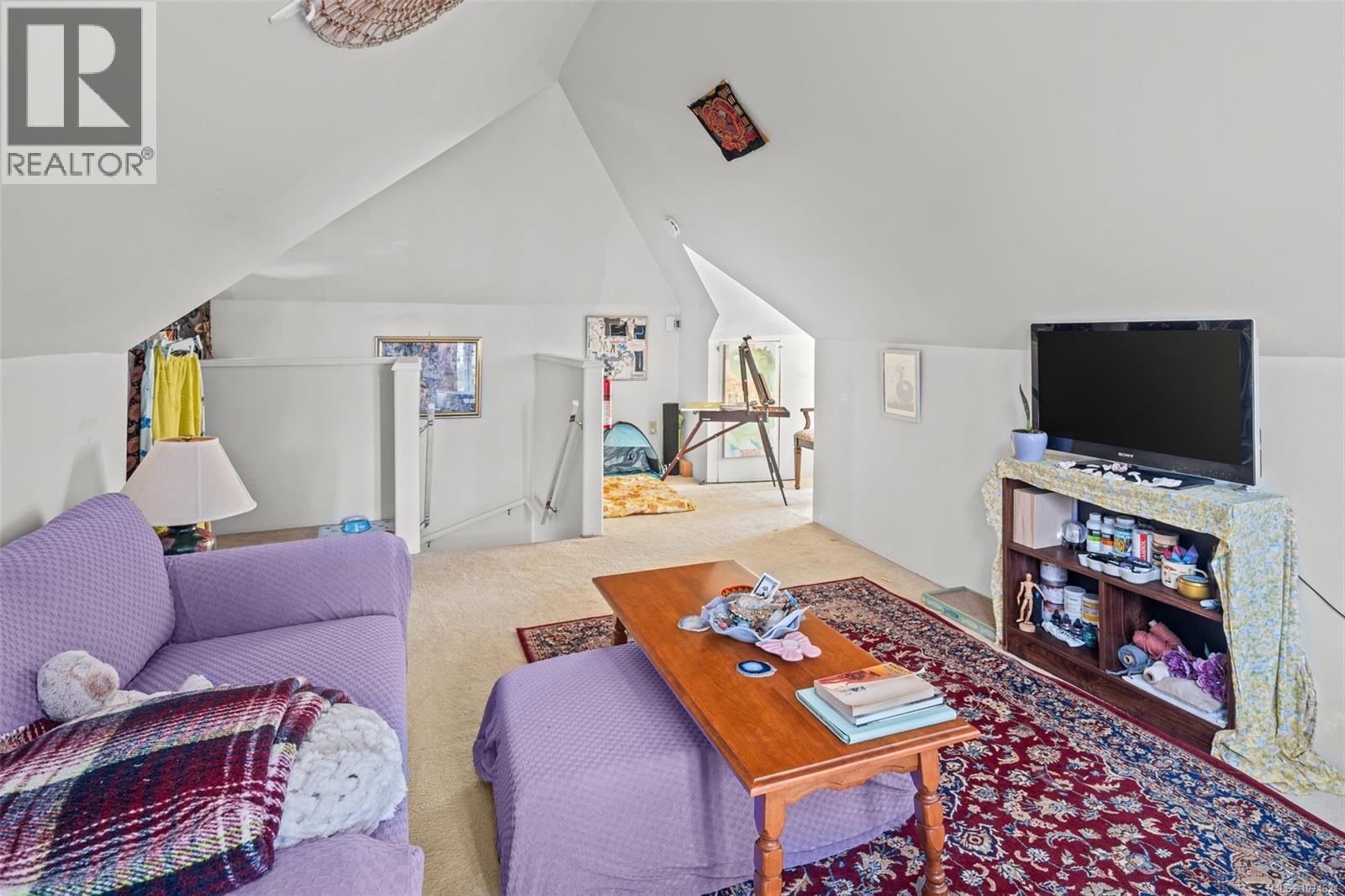 1043/1045 Belmont Ave, Victoria