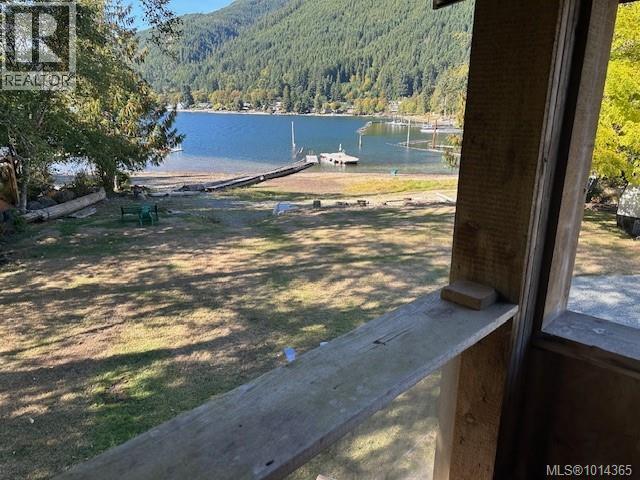 3 8290 Sa-seen-os Rd, Youbou
