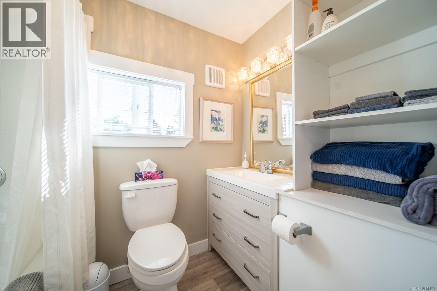 9885 WILLOW St, Chemainus