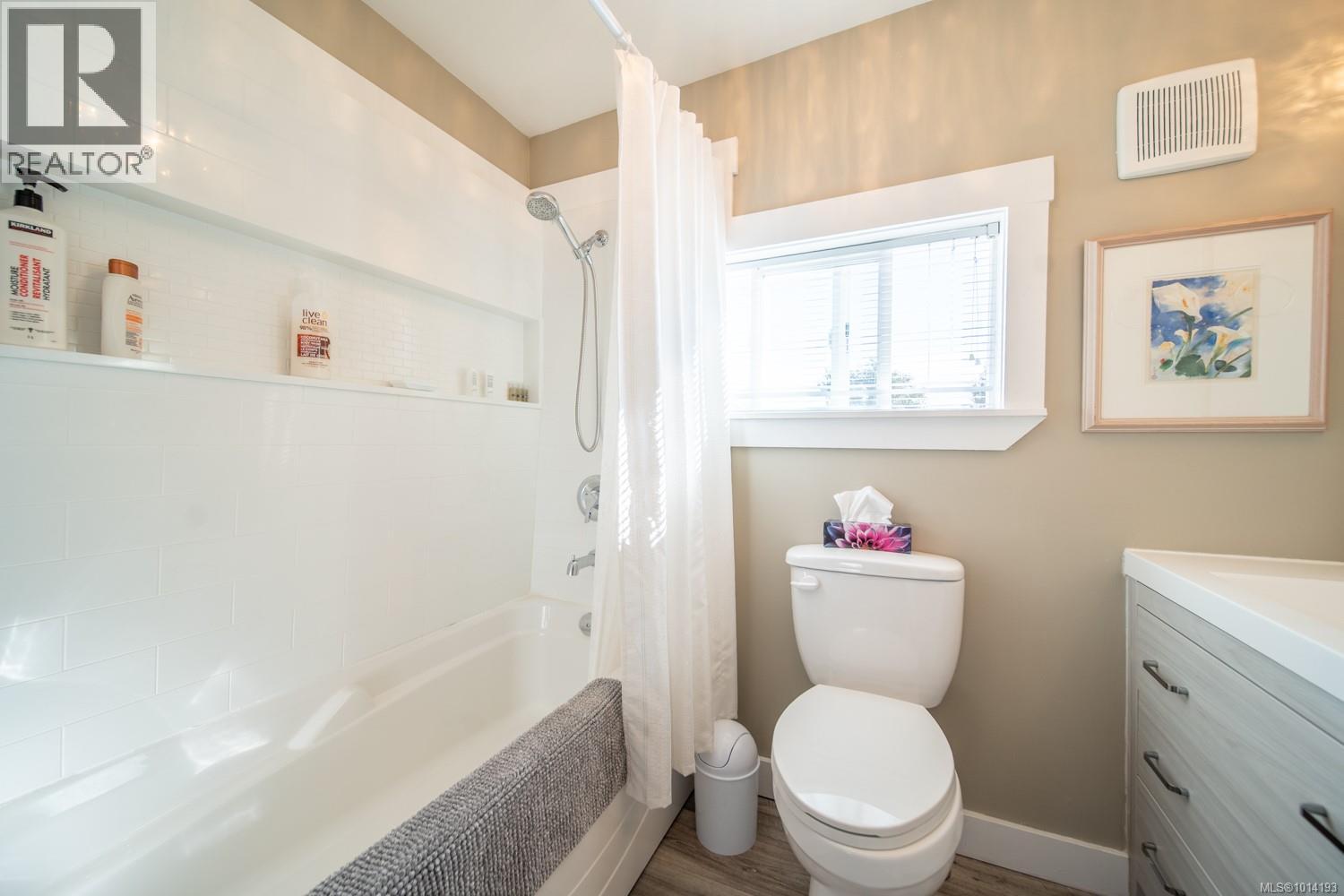 9885 WILLOW St, Chemainus