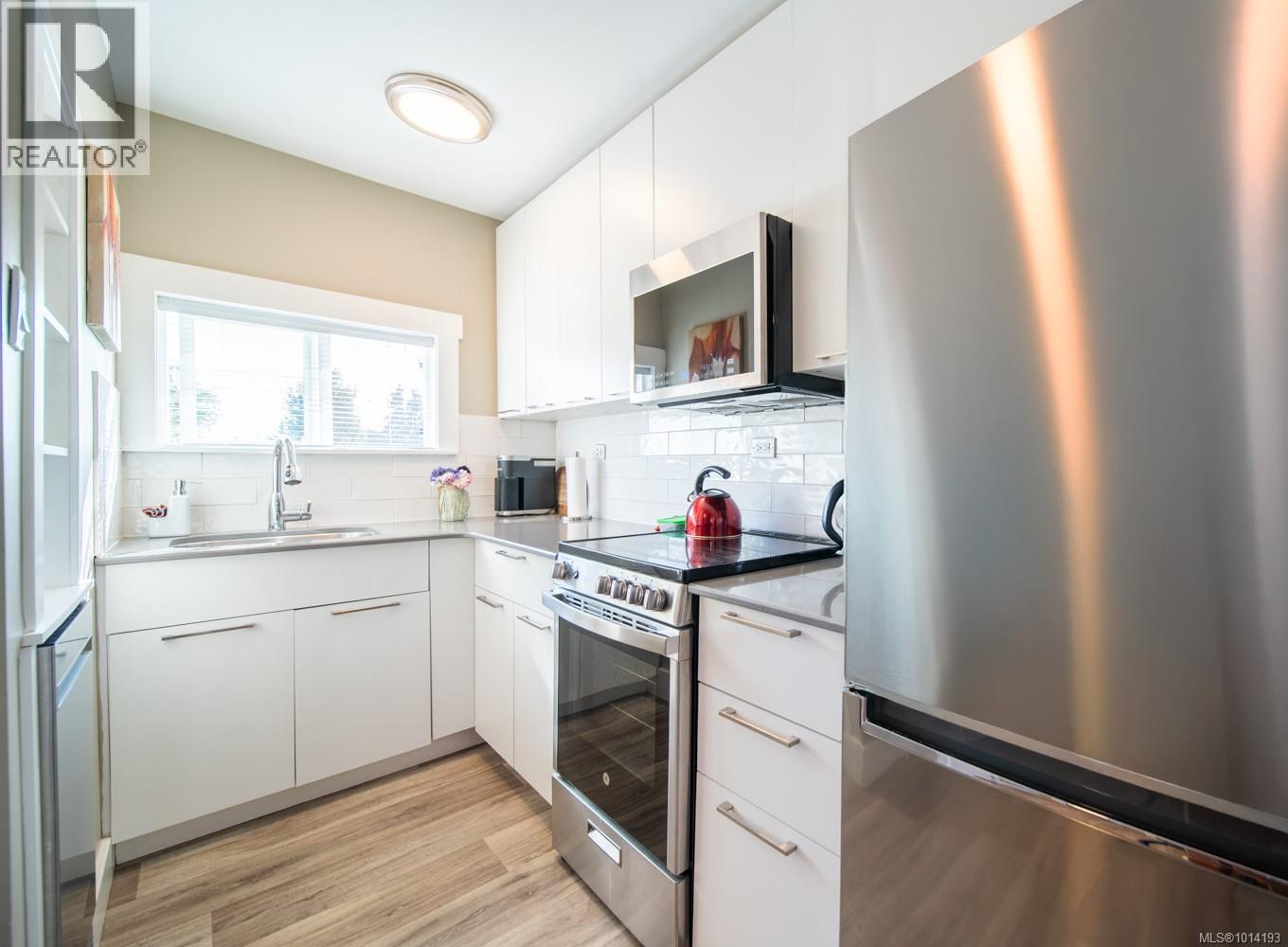 9885 WILLOW St, Chemainus