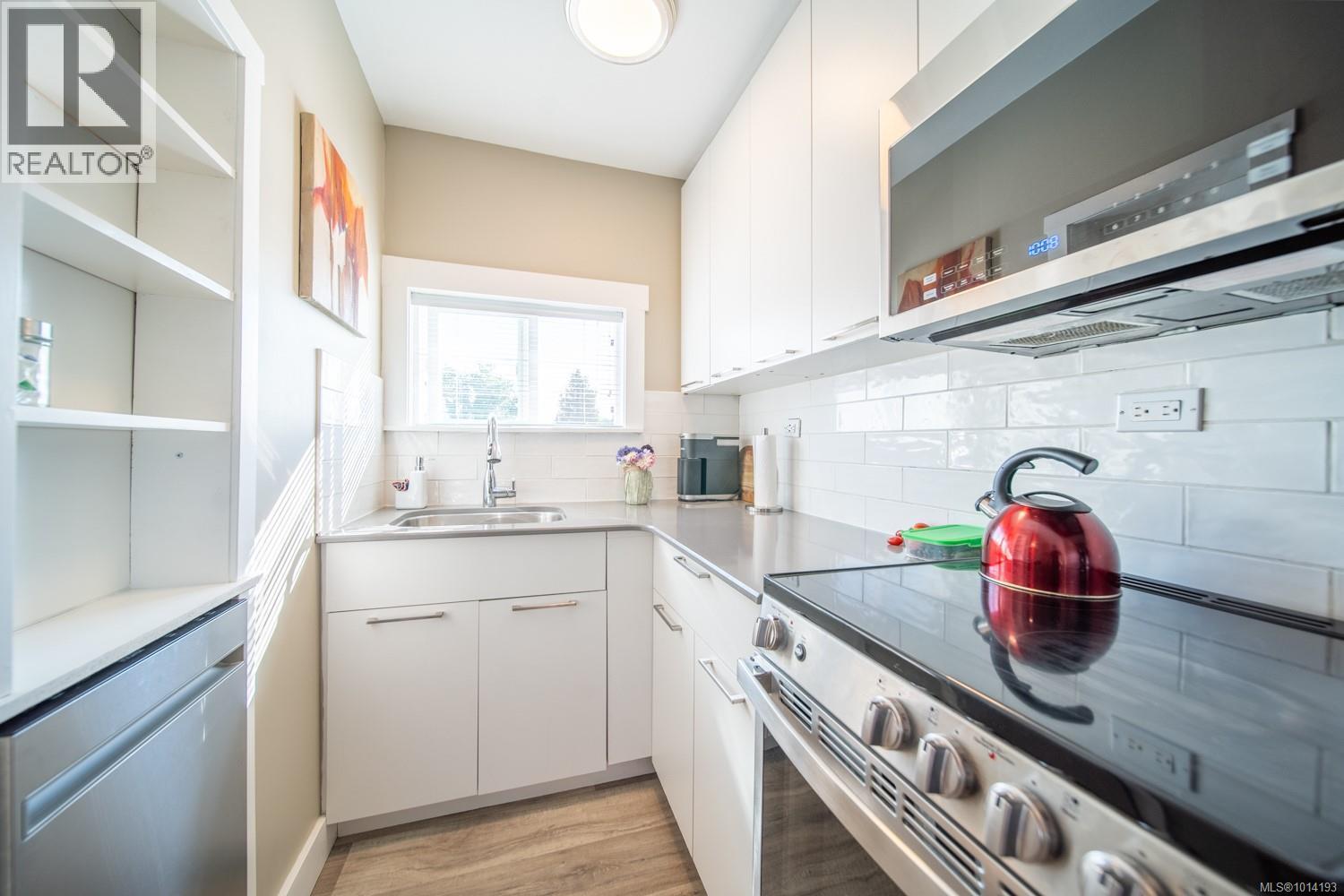 9885 WILLOW St, Chemainus