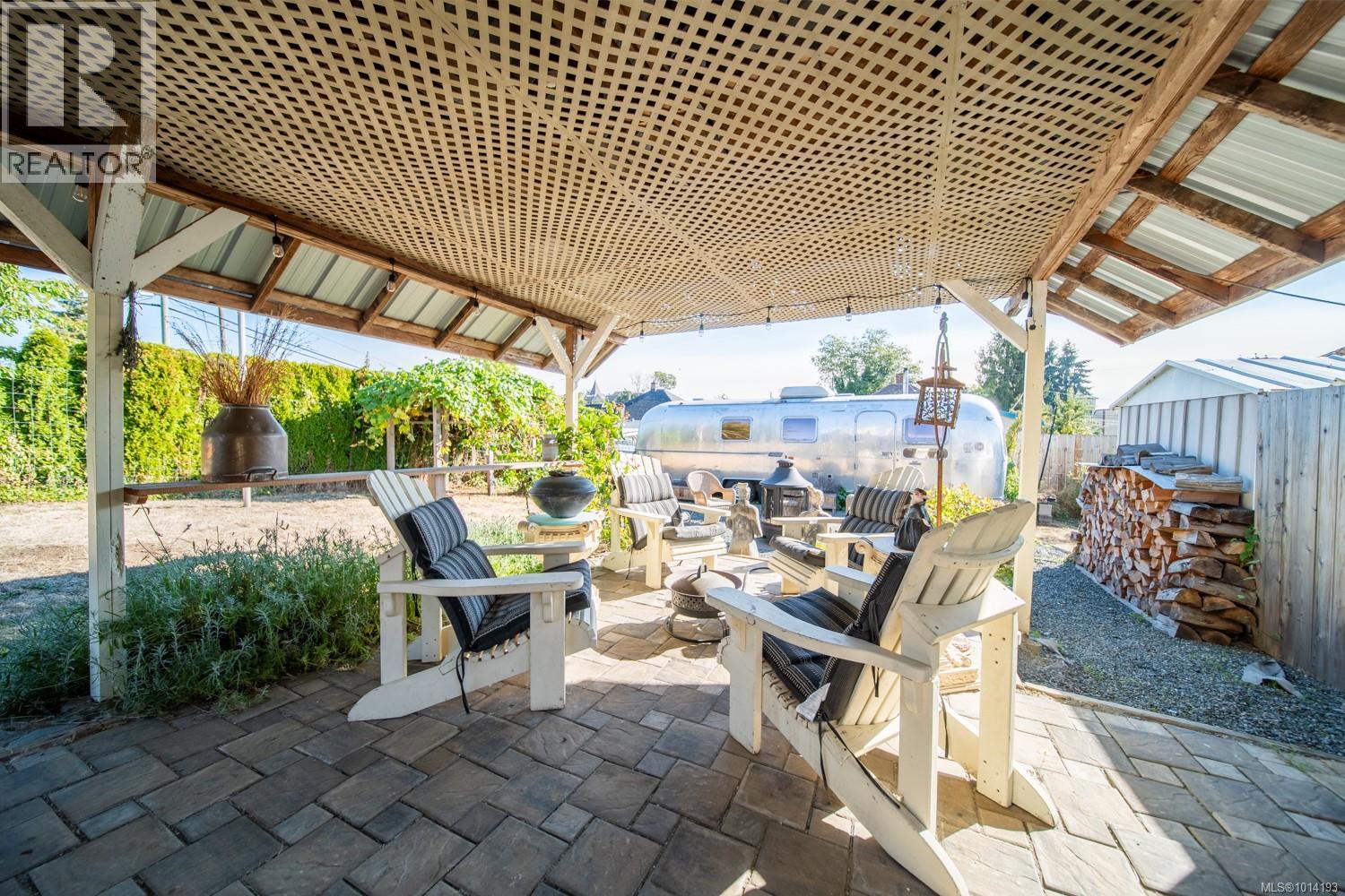 9885 WILLOW St, Chemainus