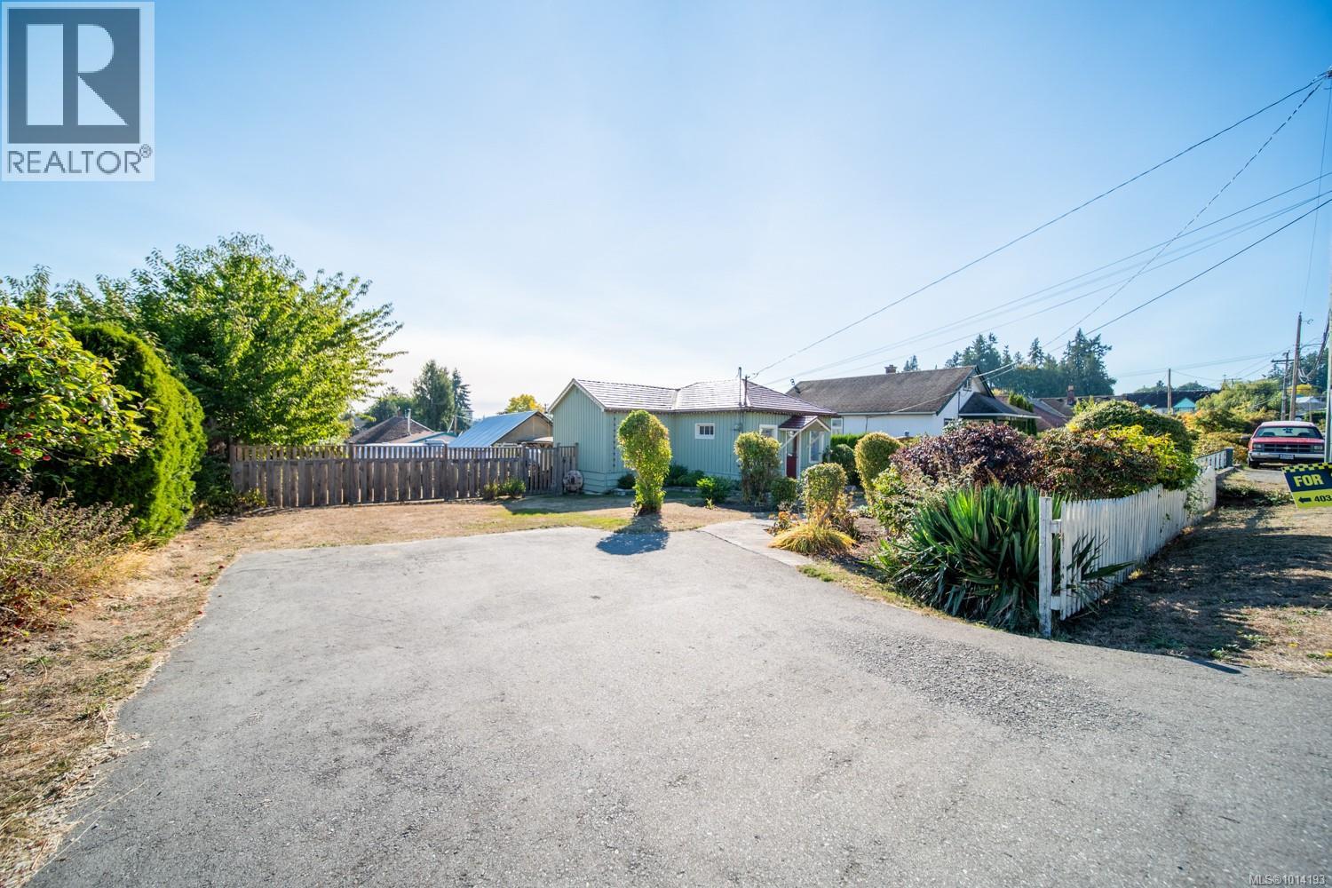9885 WILLOW St, Chemainus
