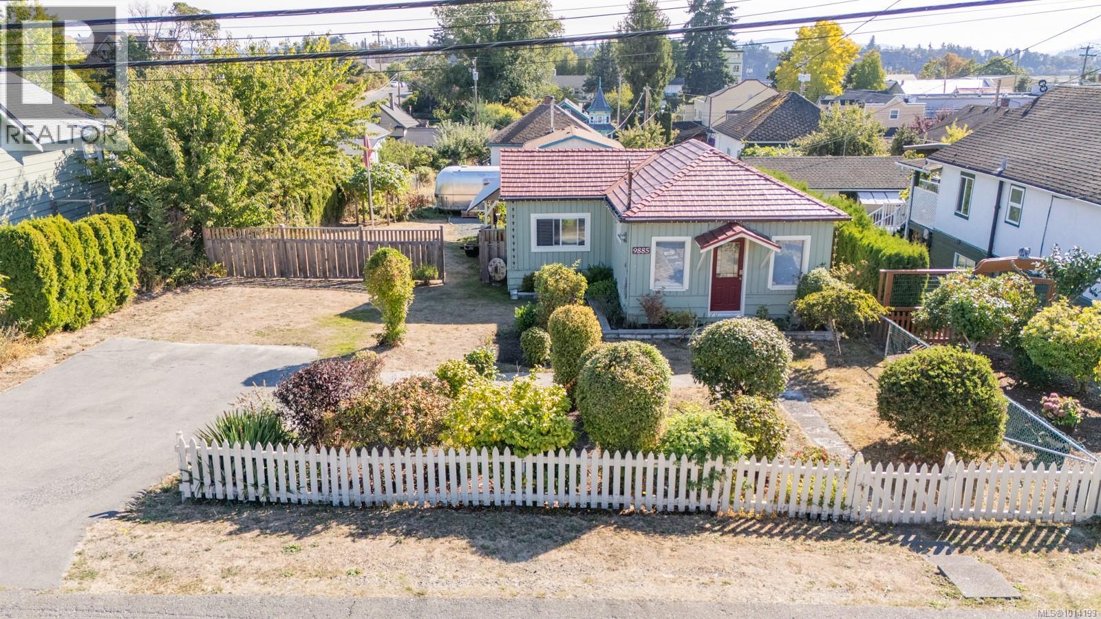 9885 WILLOW St, Chemainus