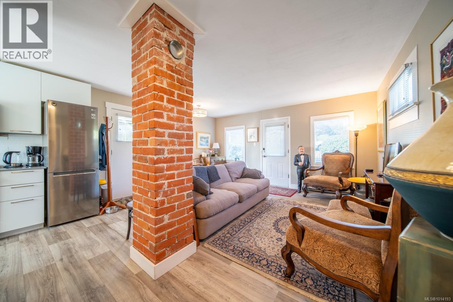 9885 WILLOW St, Chemainus