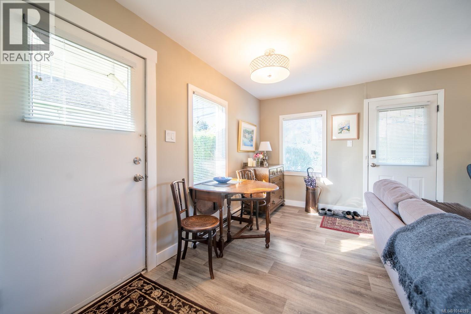 9885 WILLOW St, Chemainus