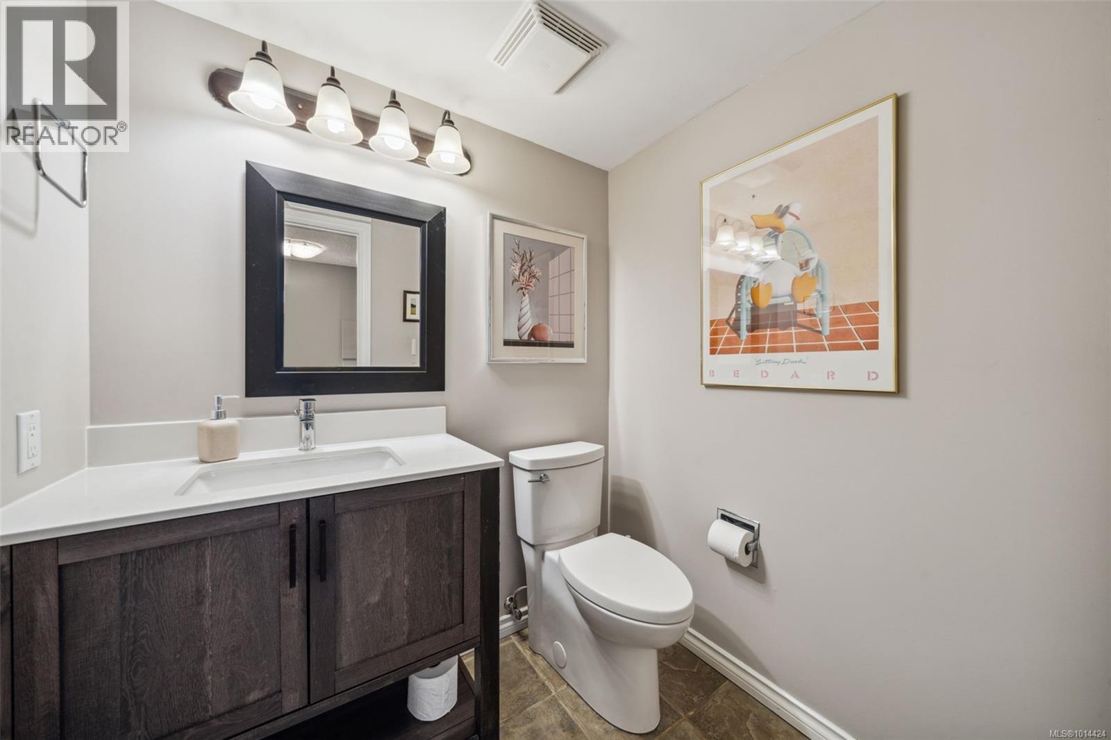 305 10461 Resthaven Dr, Sidney