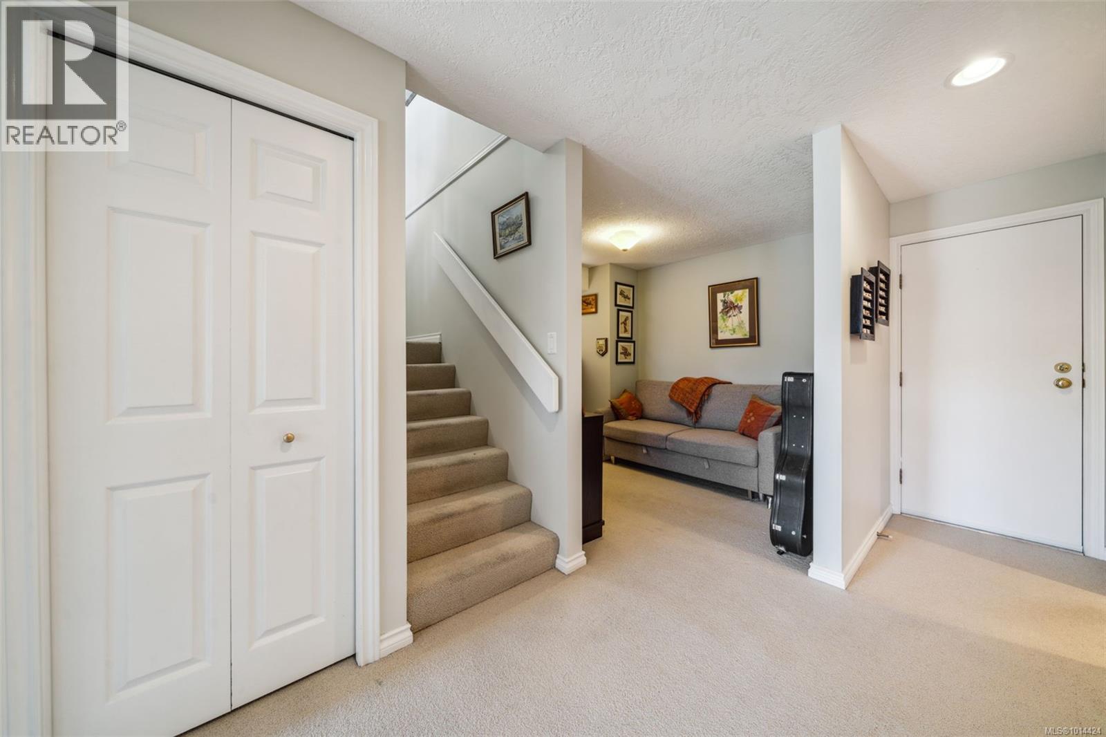 305 10461 Resthaven Dr, Sidney