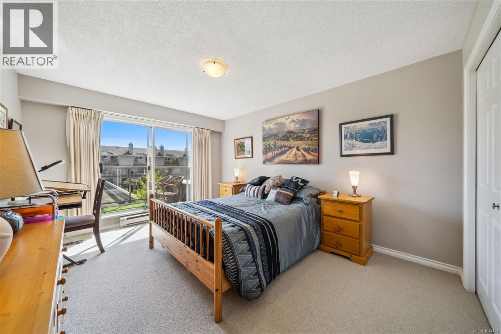 305 10461 Resthaven Dr, Sidney