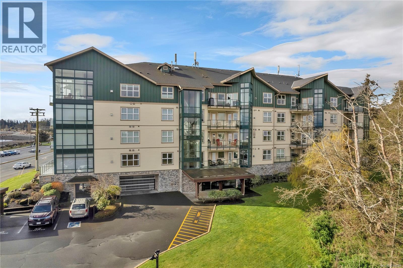 2676 Island Hwy S, Campbell River - Exteriors - Full Complex View - Photo 2