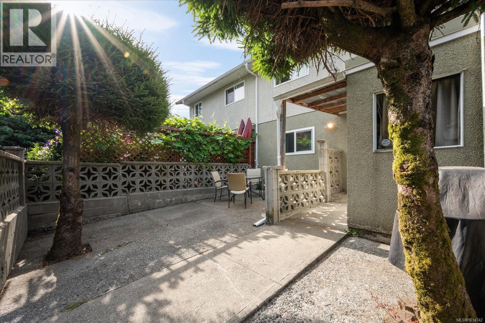 2 1656 Meredith Rd, Nanaimo