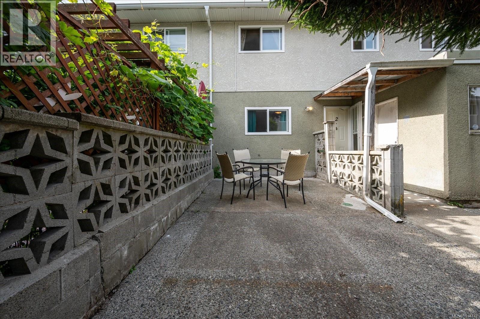 2 1656 Meredith Rd, Nanaimo