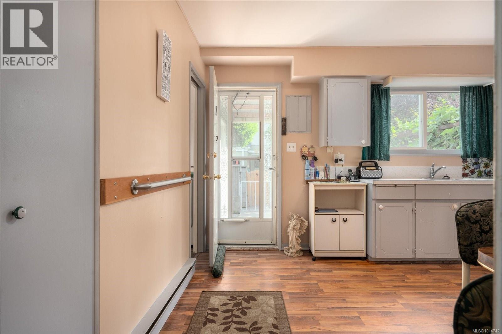 2 1656 Meredith Rd, Nanaimo