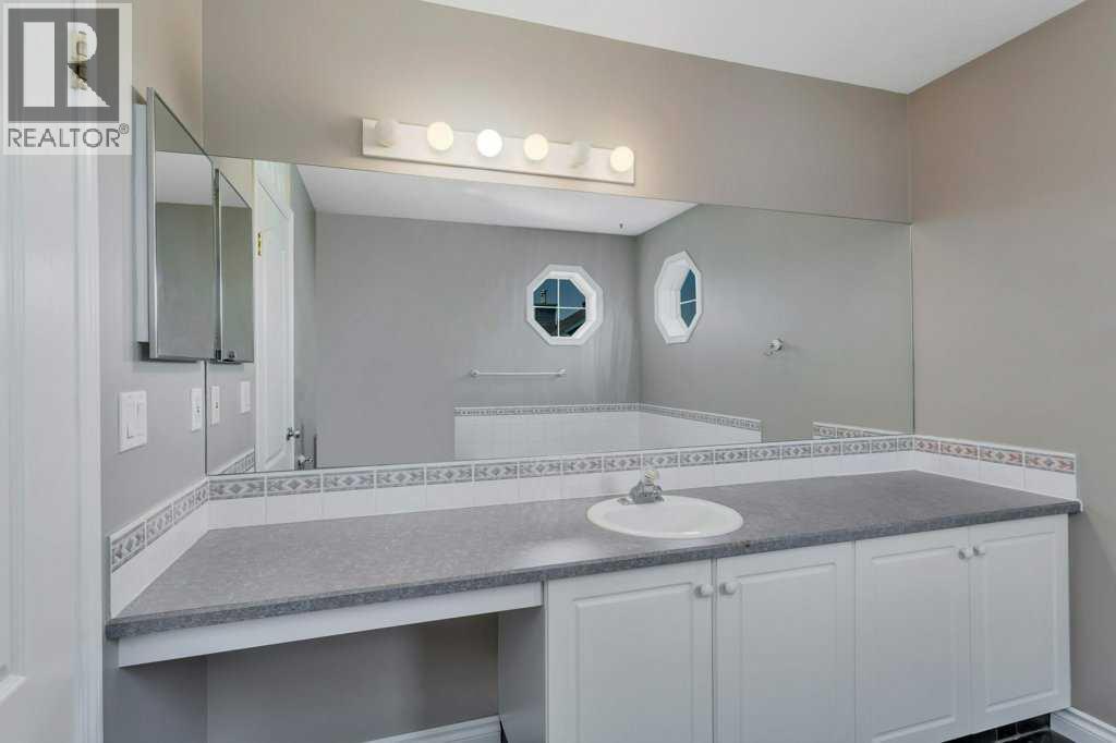 5220 50A Avenue, Sylvan Lake