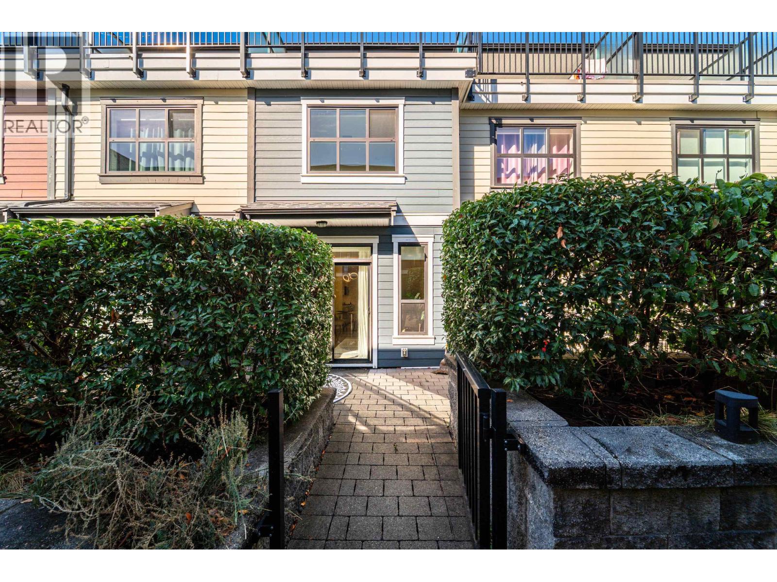 18 7039 MACPHERSON AVENUE, Burnaby