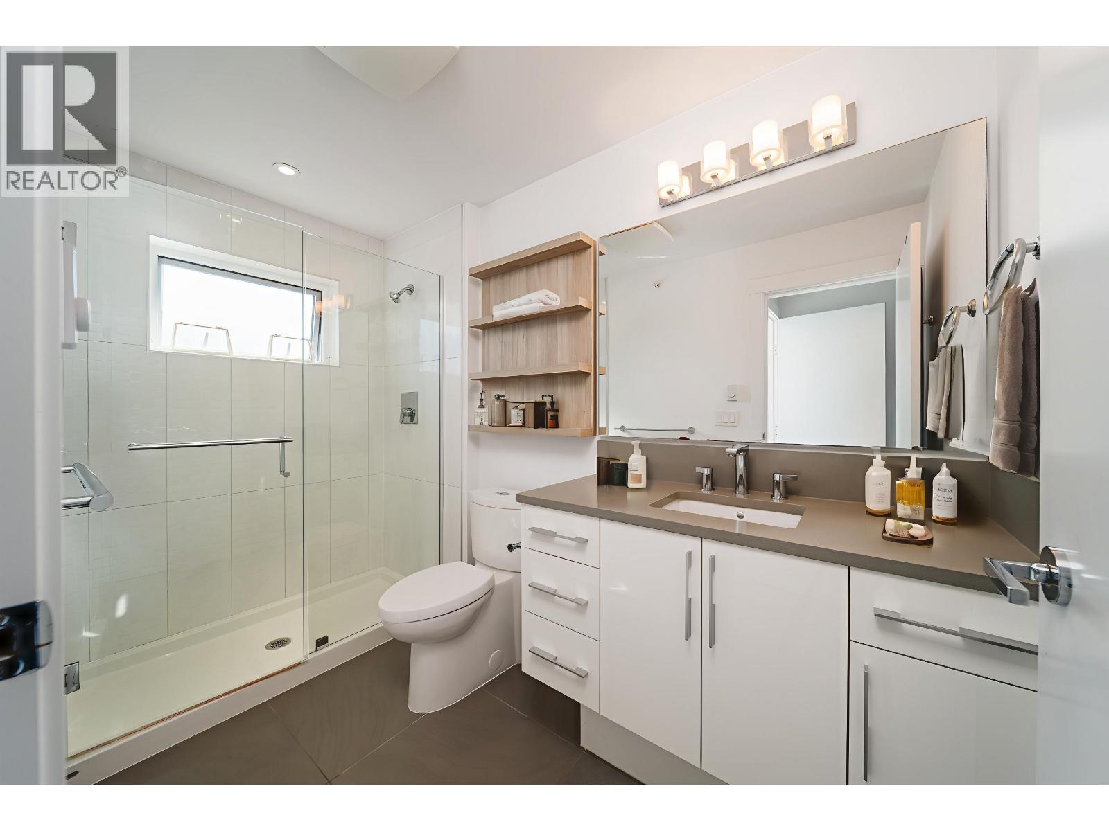 18 7039 MACPHERSON AVENUE, Burnaby