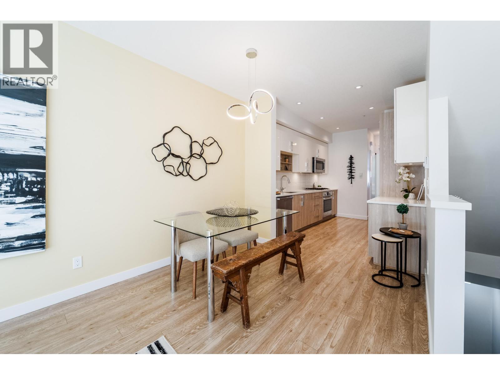 18 7039 MACPHERSON AVENUE, Burnaby