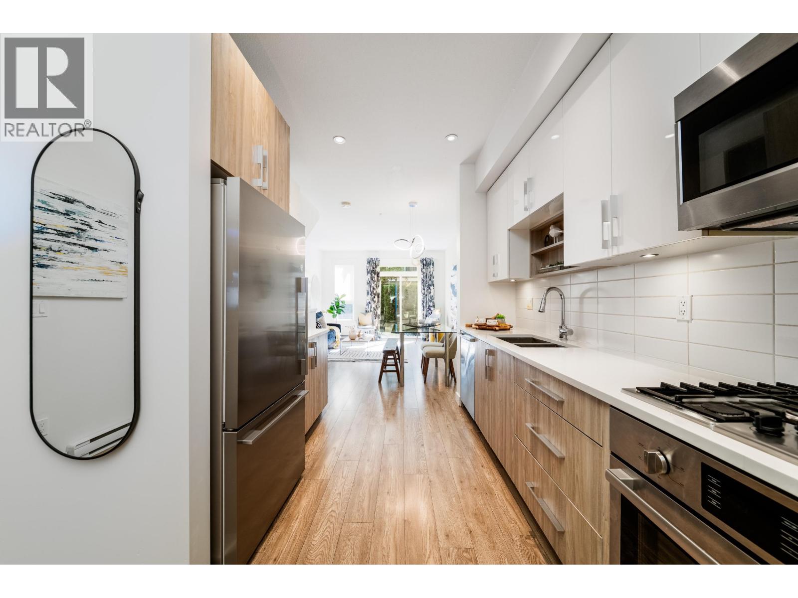 18 7039 MACPHERSON AVENUE, Burnaby