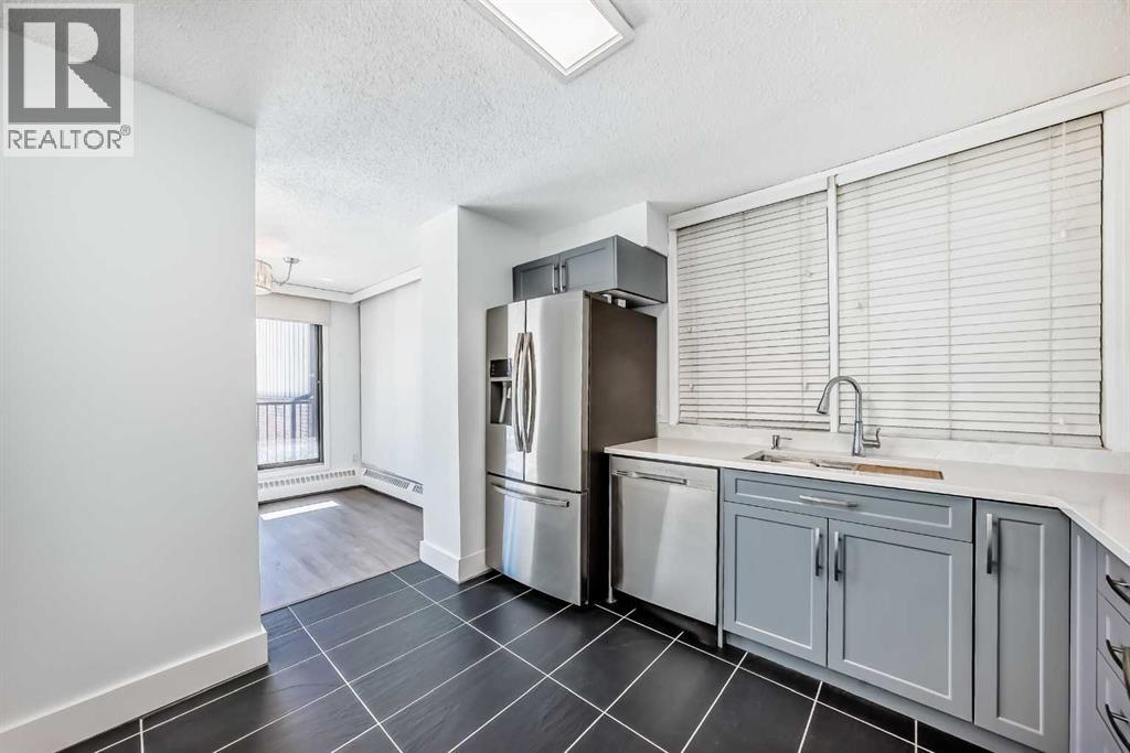 Single Family House for Sale in   POINT Drive NW Point McKay Calgary 