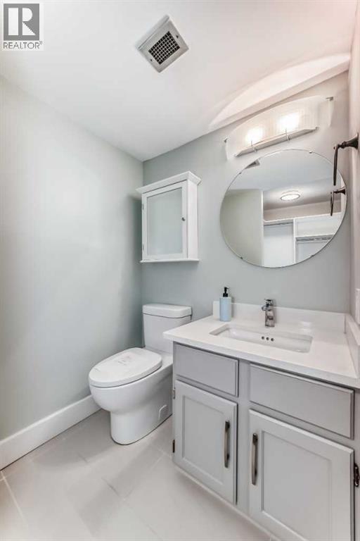 Single Family House for Sale in   POINT Drive NW Point McKay Calgary 