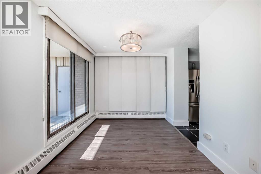 Single Family House for Sale in   POINT Drive NW Point McKay Calgary 