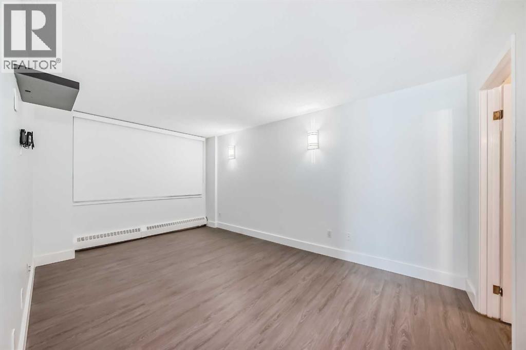 Single Family House for Sale in   POINT Drive NW Point McKay Calgary 