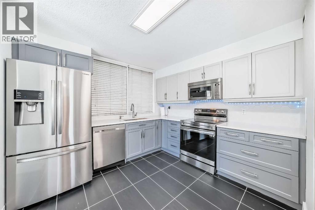 Single Family House for Sale in   POINT Drive NW Point McKay Calgary 
