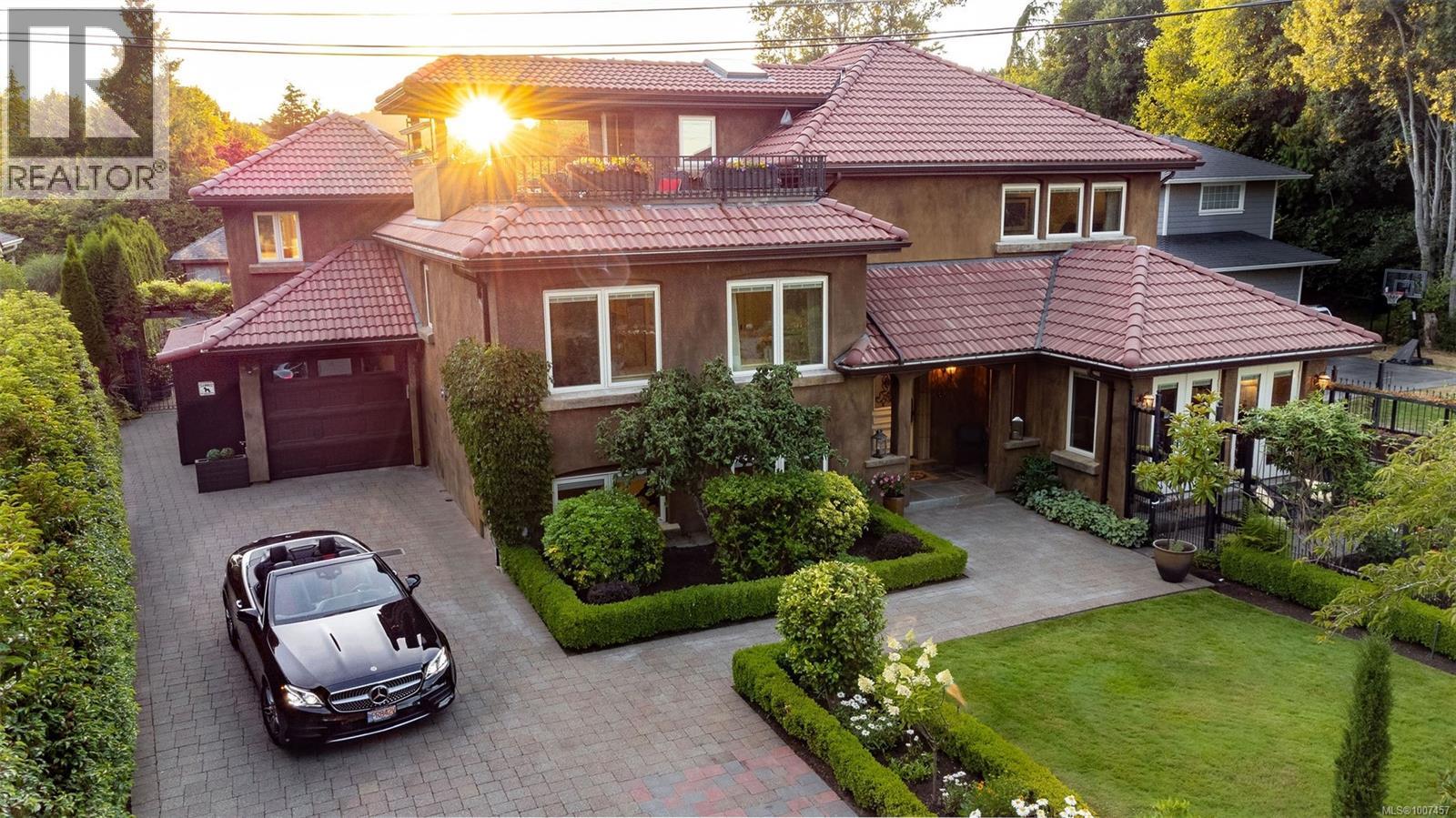 5388 Parker Avenue, Saanich