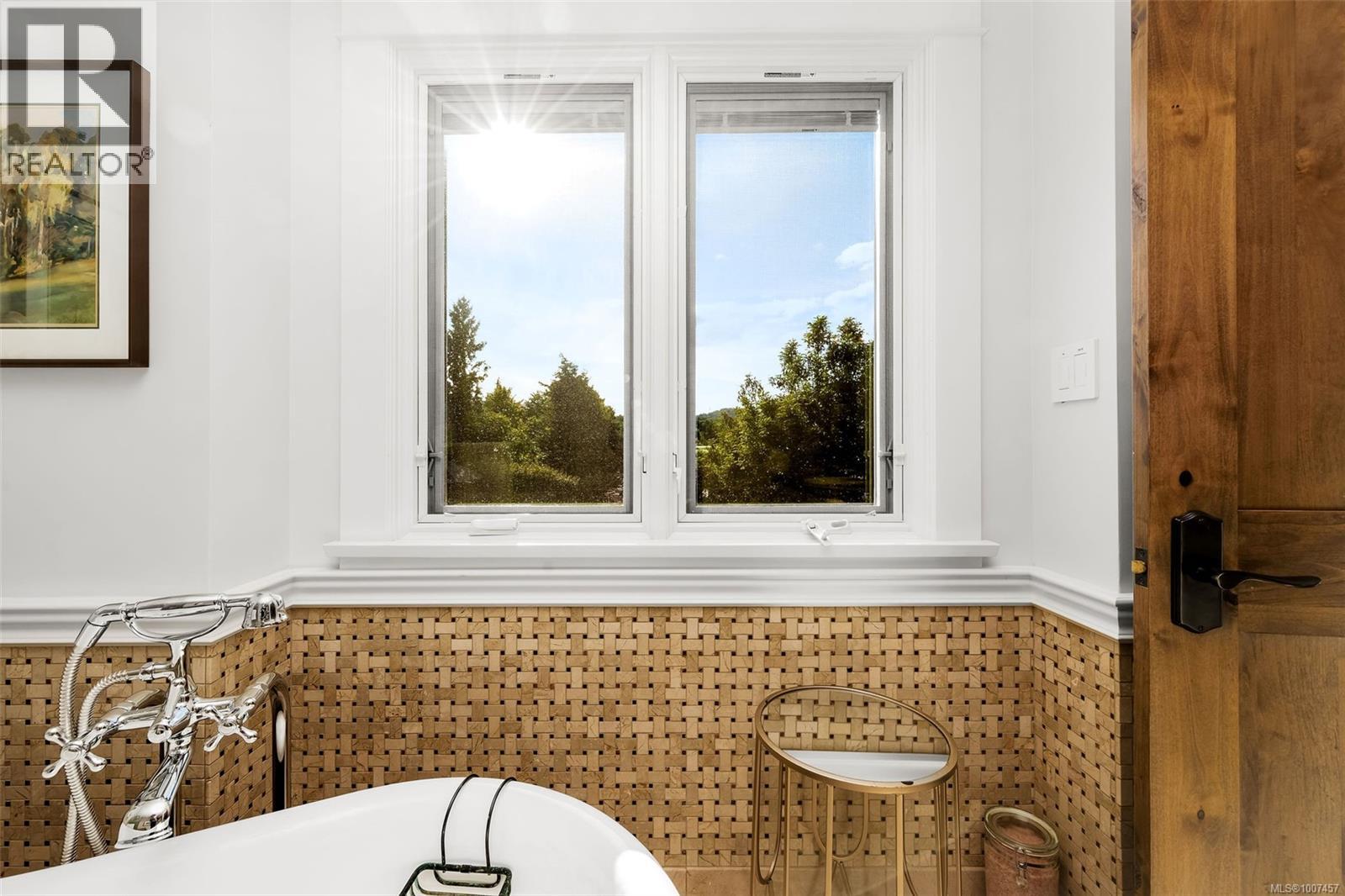  5388 Parker Avenue, Saanich