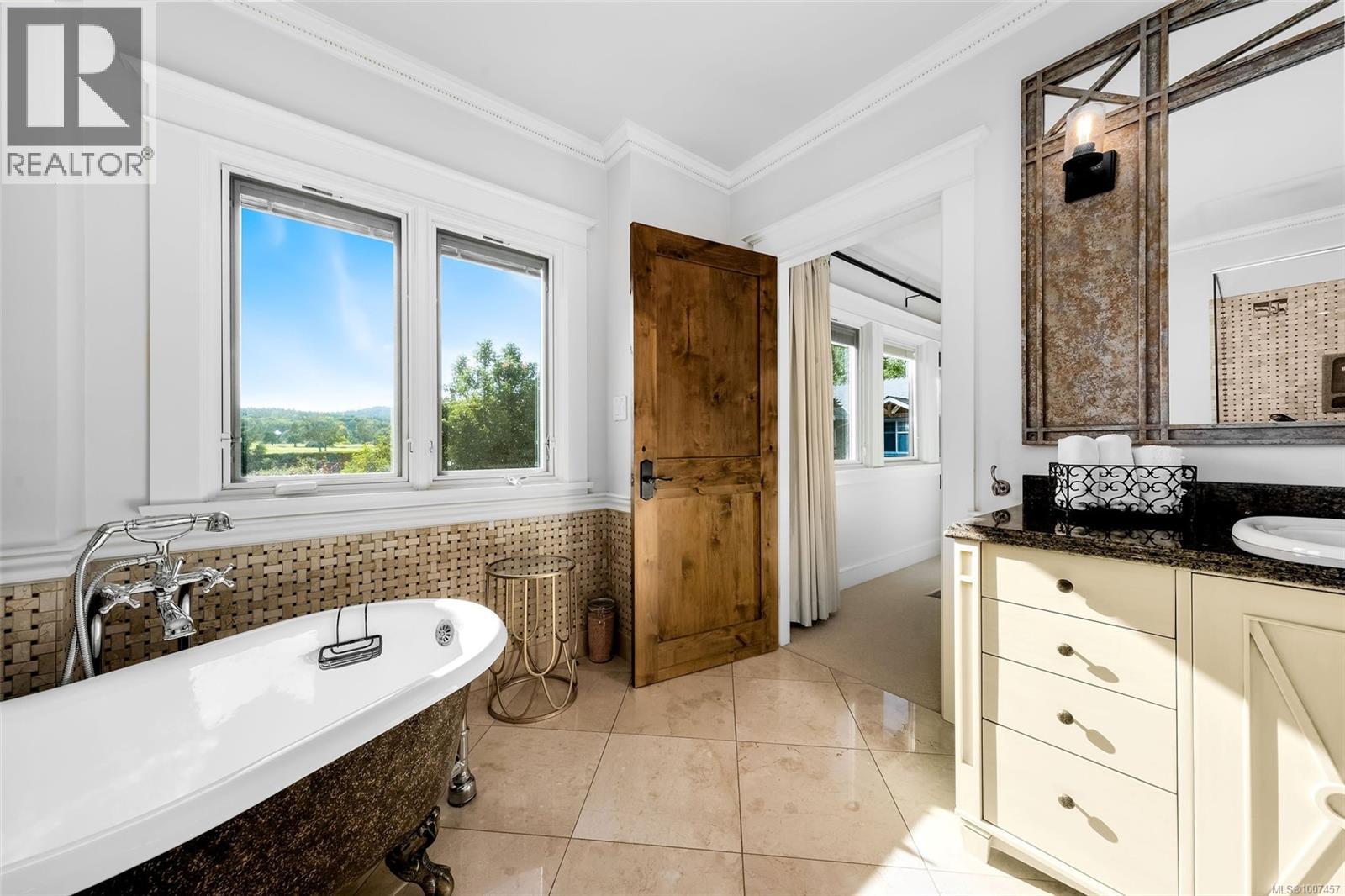  5388 Parker Avenue, Saanich