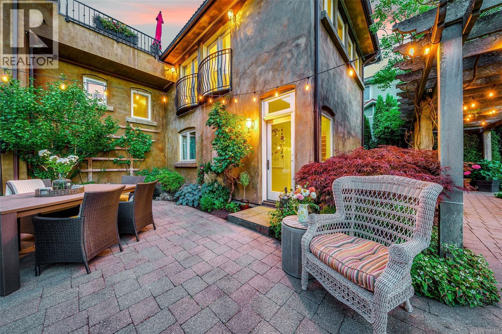  5388 Parker Avenue, Saanich