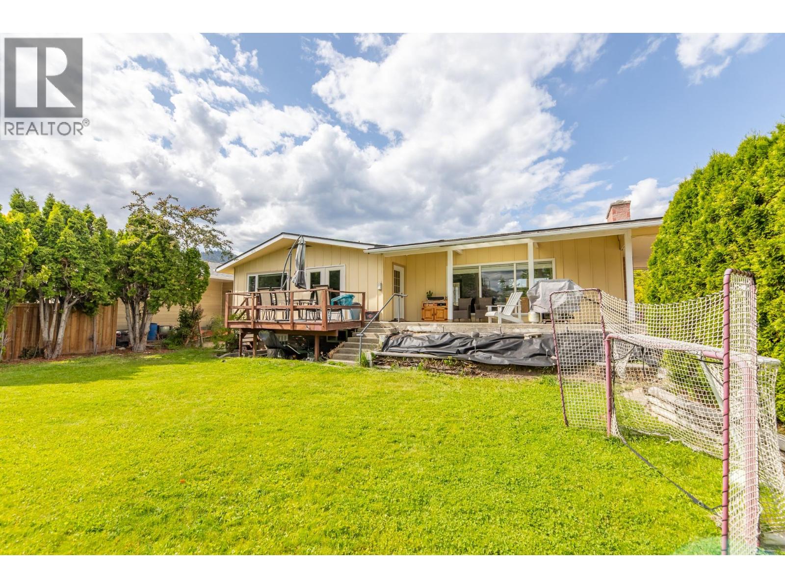  10903 BARCLAY Street, Summerland