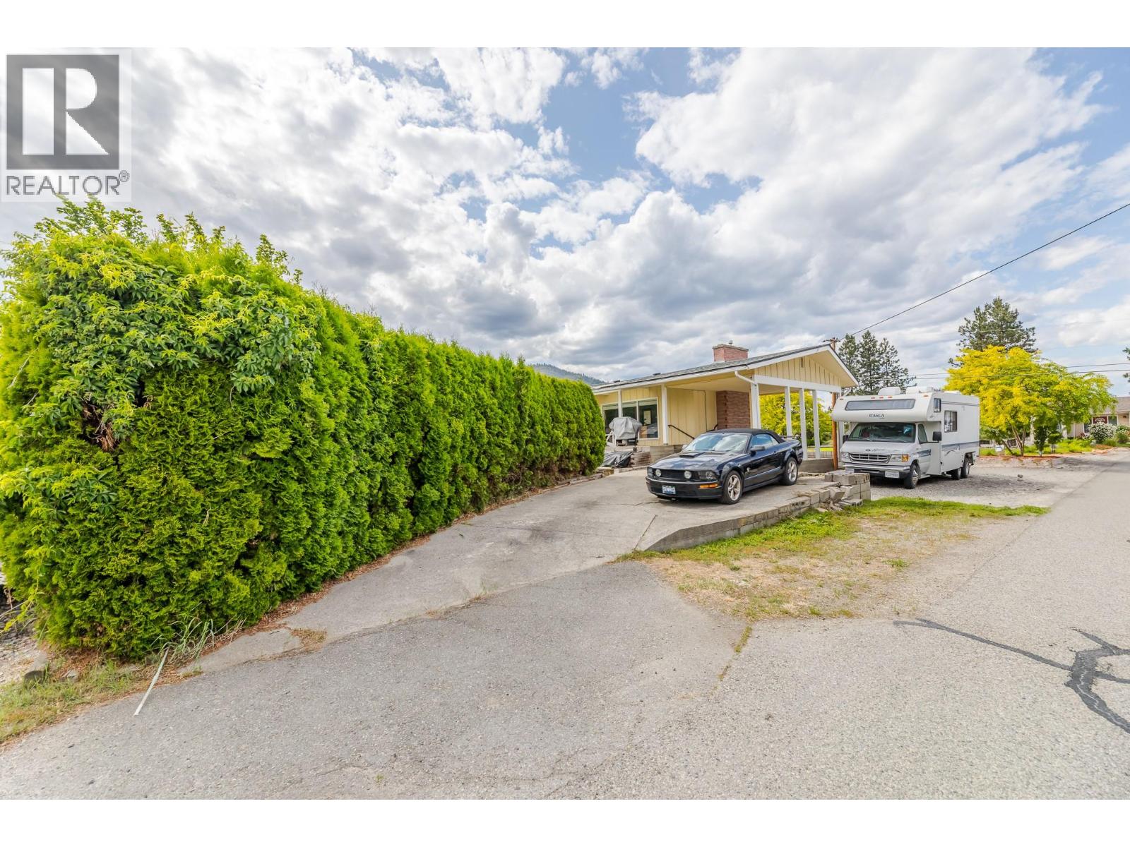  10903 BARCLAY Street, Summerland