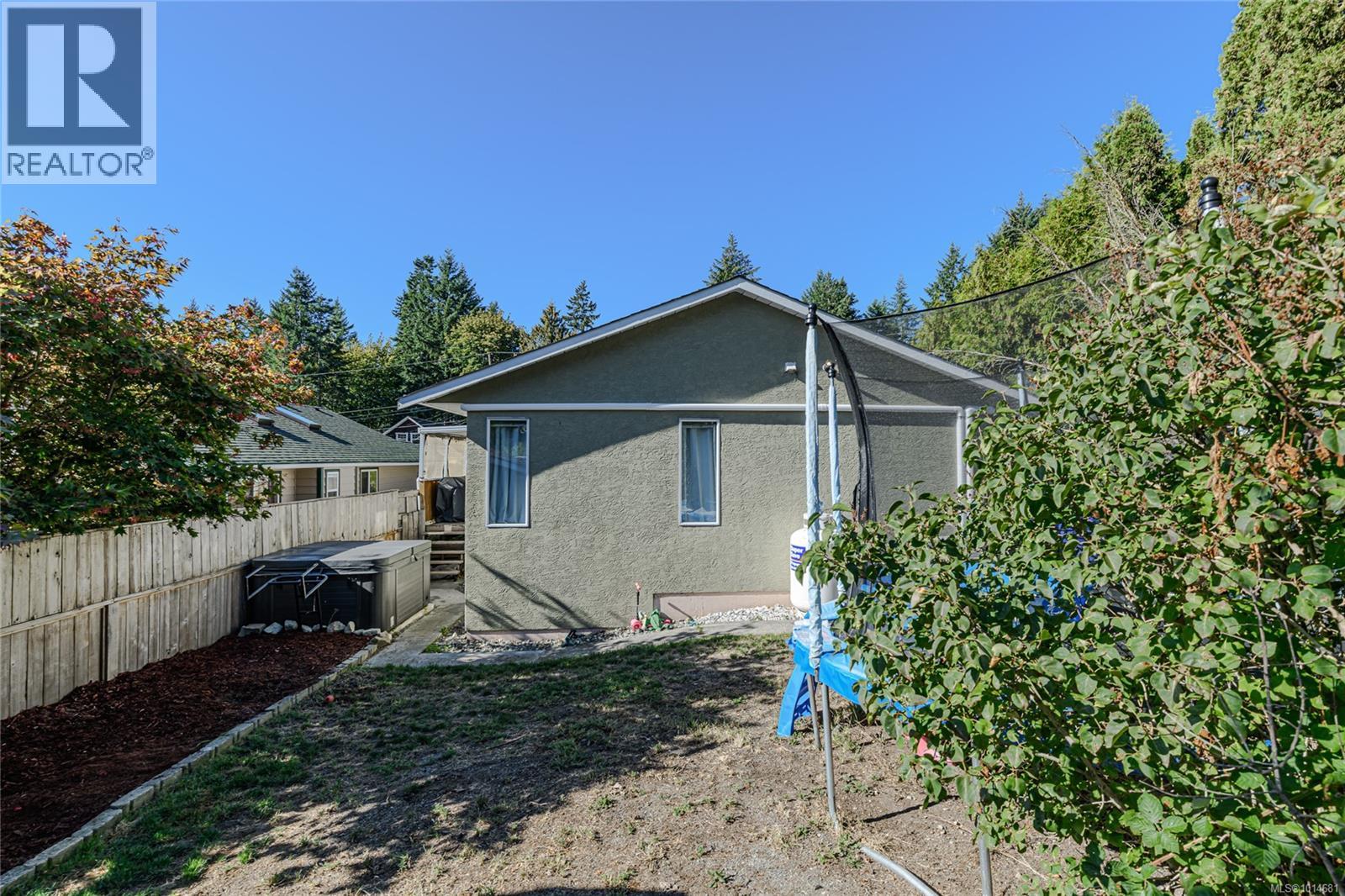  165 Lake Park Road, Lake Cowichan